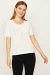 Ekru Yakası Dantelli Basic T-shirt