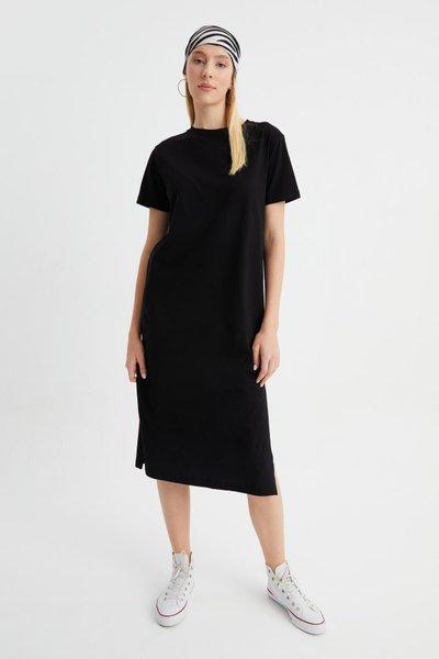 Siyah Yırtmaçlı Basic Midi Elbise