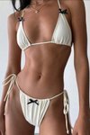 Beyaz Fiyonk Detaylı Bikini Takım