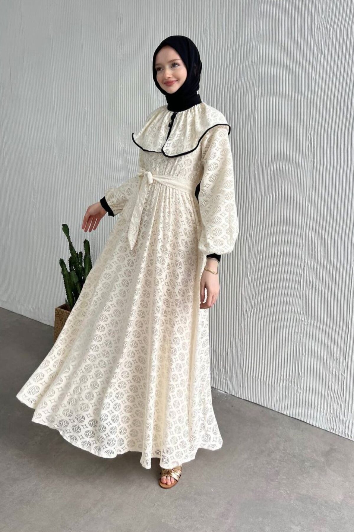 Krem Yaka Detaylı Oversize Elbise - Trend Marfa
