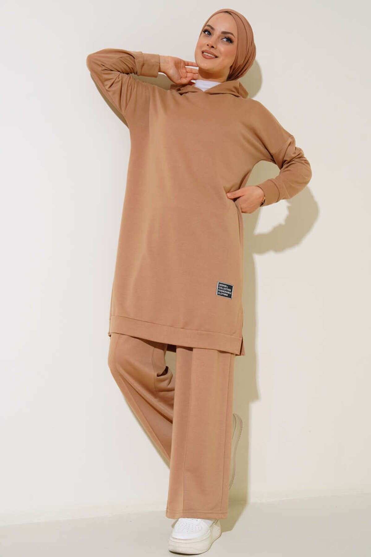 Beige Hooded Two-Piece Set with Front Emblem - VOLT CLOTHİNG