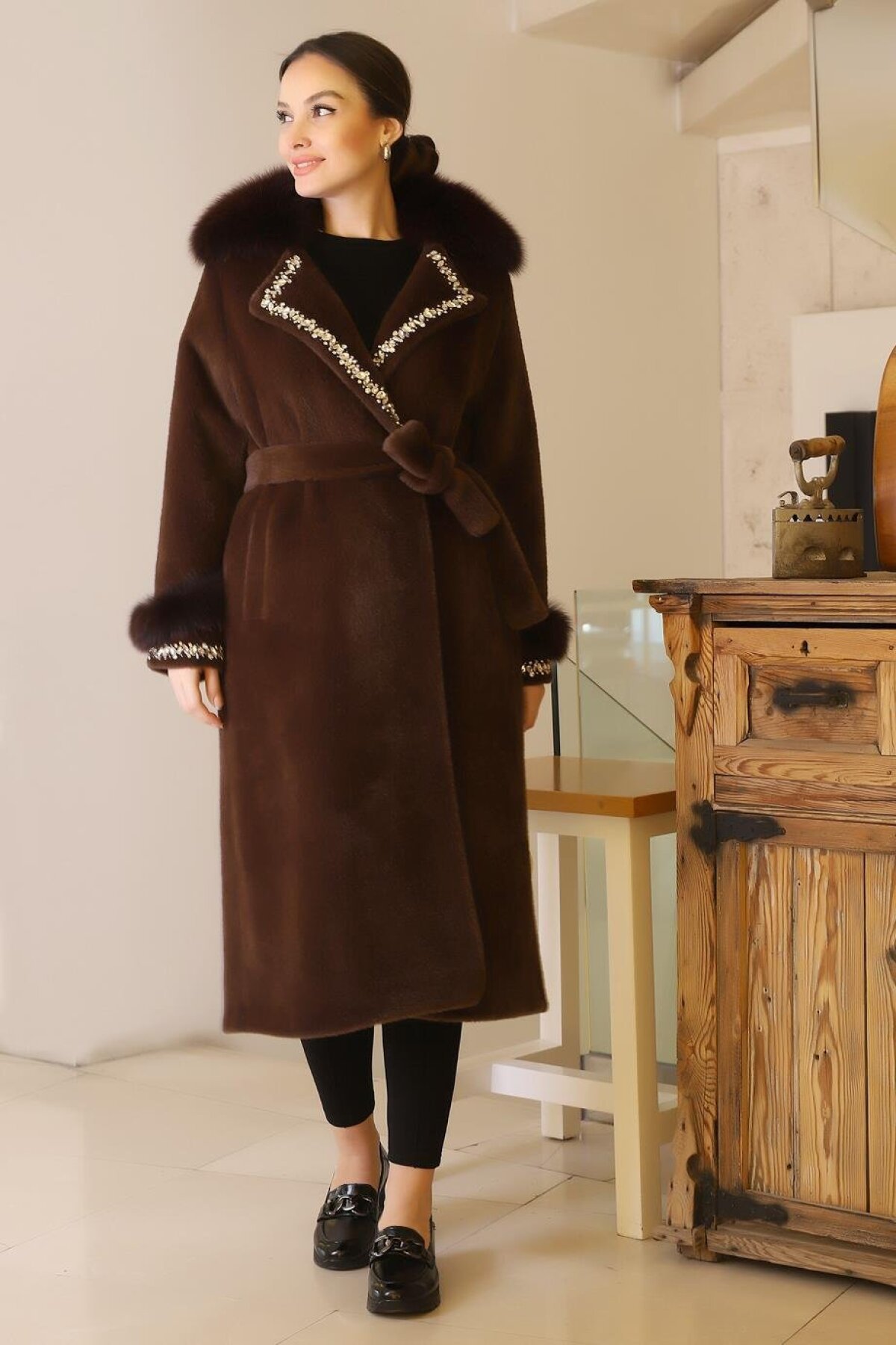 Coffee Stone-Embellished Fur Coat - Etrucci