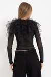 Siyah Yaka Ve Kol Ucu Volanlı Tül Bluz