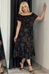 Siyah Neon Çiçek Desenli Madonna Yaka Eteği Fırfırlı Likralı Viskon Büyük Beden Midi Elbise