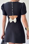 Siyah İç Astarlı Gizli Fermuarlı İnci Düğme Detaylı Arkası Fiyonklu Krep Kumaş Mini Elbise