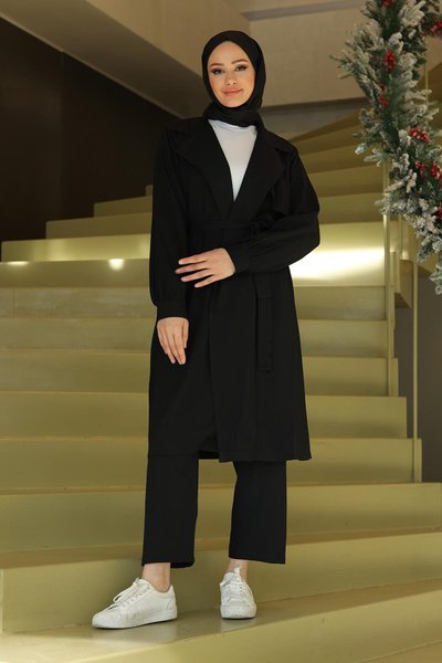 Siyah Ay Parça Detaylı Takım