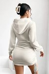 Ekru Beyaz Kapüşonlu Yanları Büzgülü Basic Trend Mini Elbise