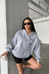 Gri Şapkalı Üç İplik Şardonlu Oversize Kalıp Desenli Sweatshirt