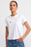 Beyaz Kalp Baskılı Kısa Kollu T-shirt