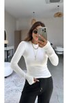 Beyaz Parmak Geçirmeli Yumuşak Dokulu Body