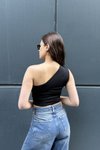 Siyah Tek Omuzlu Büzgülü Crop Bluz