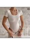 Bej Kısa Kollu Kare Yaka Alttan Çıtçıtlı Body Zıbın