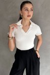 Ekru Kısa Kollu Yaka Detaylı V T-shirt