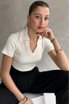 Ekru Kısa Kollu Yaka Detaylı V T-shirt