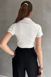 Ekru Kısa Kollu Yaka Detaylı V T-shirt