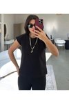 Siyah Pamuklu Omzu Dikişli Vatka Görünümlü Yarasa Kol T-shirt