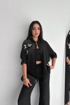 Siyah Taş Ve İnci İşlemeli Kelebek Desenli Aerobin Keten Gömlek