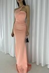 فستان سهرة سكوبا بكتف واحد وقصة ذيل سمكة بلون البودرة