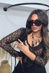 Siyah Dantel Fırfırlı V Yaka Bluz