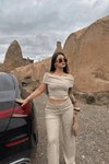 Bej Madonna Yaka Bol Paça Pantolonlu İkili Takım