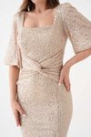 Bej Uzun Işıltılı Payetli Balon Kol Yırtmaçlı Kare Yaka Abiye Elbise