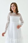 Beyaz Uzun Güpür Ve Dantelli Ensede Düğme Detaylı Tül Abiye Elbise