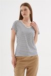 Lacivert Çizgili Yakası İşlemeli T-shirt