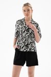 Siyah Desenli Kısa Kollu Gömlek
