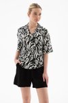Siyah Desenli Kısa Kollu Gömlek