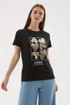 Siyah Kalp Baskılı Kısa Kollu T-shirt