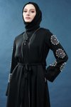 Siyah İnci Detaylı Fermuarlı Kuşaklı Abaya