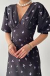 Siyah Midi İnci Düğme Detay V Yaka Atlas Kumaş Yarım Kollu Çiçek Desenli Elbise