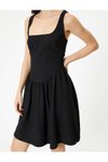 Siyah Mini Kalın Askılı Slim Fit U Yaka Elbise