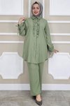 طقم قميص أخضر مكشكش مع بنطلون