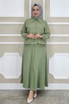 طقم تنورة وقميص بتفاصيل حجرية خضراء