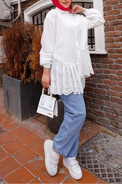 Beyaz Fırfır Ve Fisto Detaylı İnci Düğmeli Gömlek