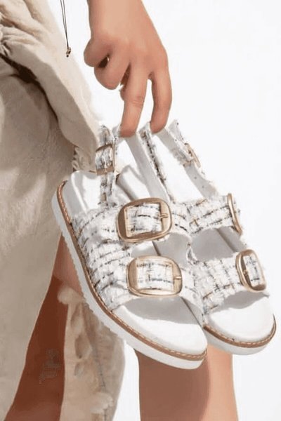 Beyaz Olira Simli Kemerli Sandalet