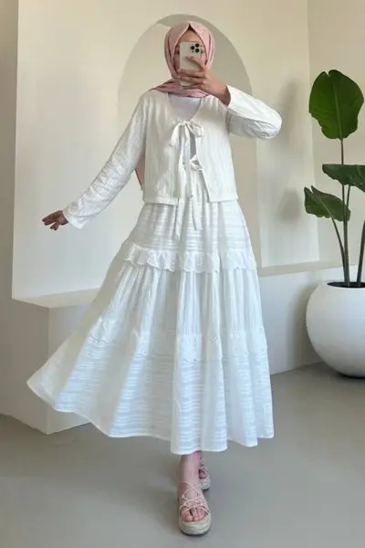 Beyaz Önü Bağlamalı Fistolu Etekli İkili Takım
