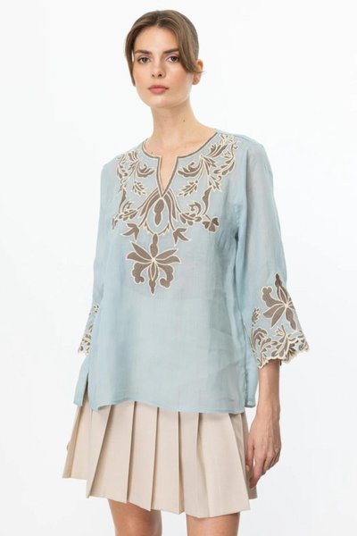 بلوزة كتان مزينة من الأمام زرقاء