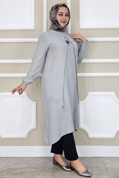 Gri Yaka Sallantı Aksesuar Detaylı Tunik
