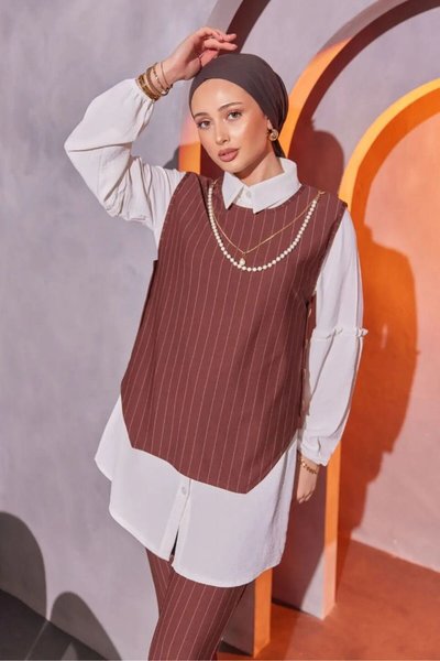 طقم محجبات مخطط ثلاثي البني