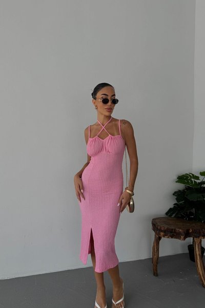 فستان بينك ميدي برباط من قماش وافل بتفاصيل شق