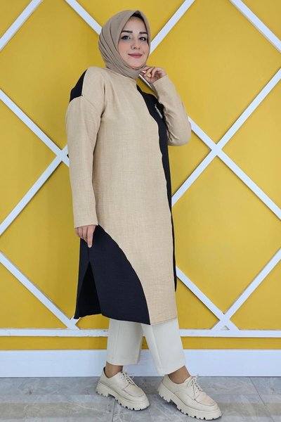 Siyah Garnili Broş Detaylı Tunik