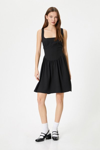 Siyah Mini Kalın Askılı Slim Fit U Yaka Elbise