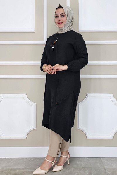 Siyah Yaka Sallantı Aksesuar Detaylı Tunik