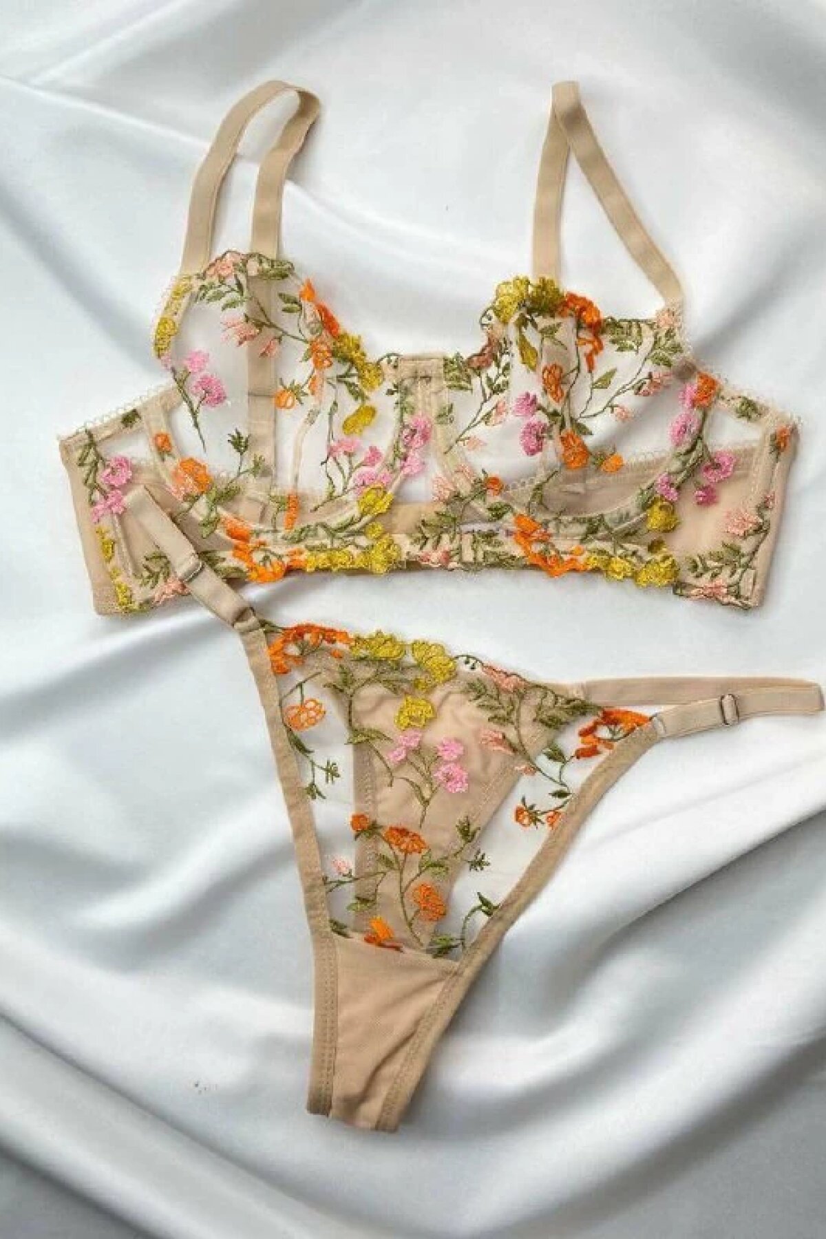 Bej Cameron Dantel İşlemeli Bralet Takım - Luvita Co