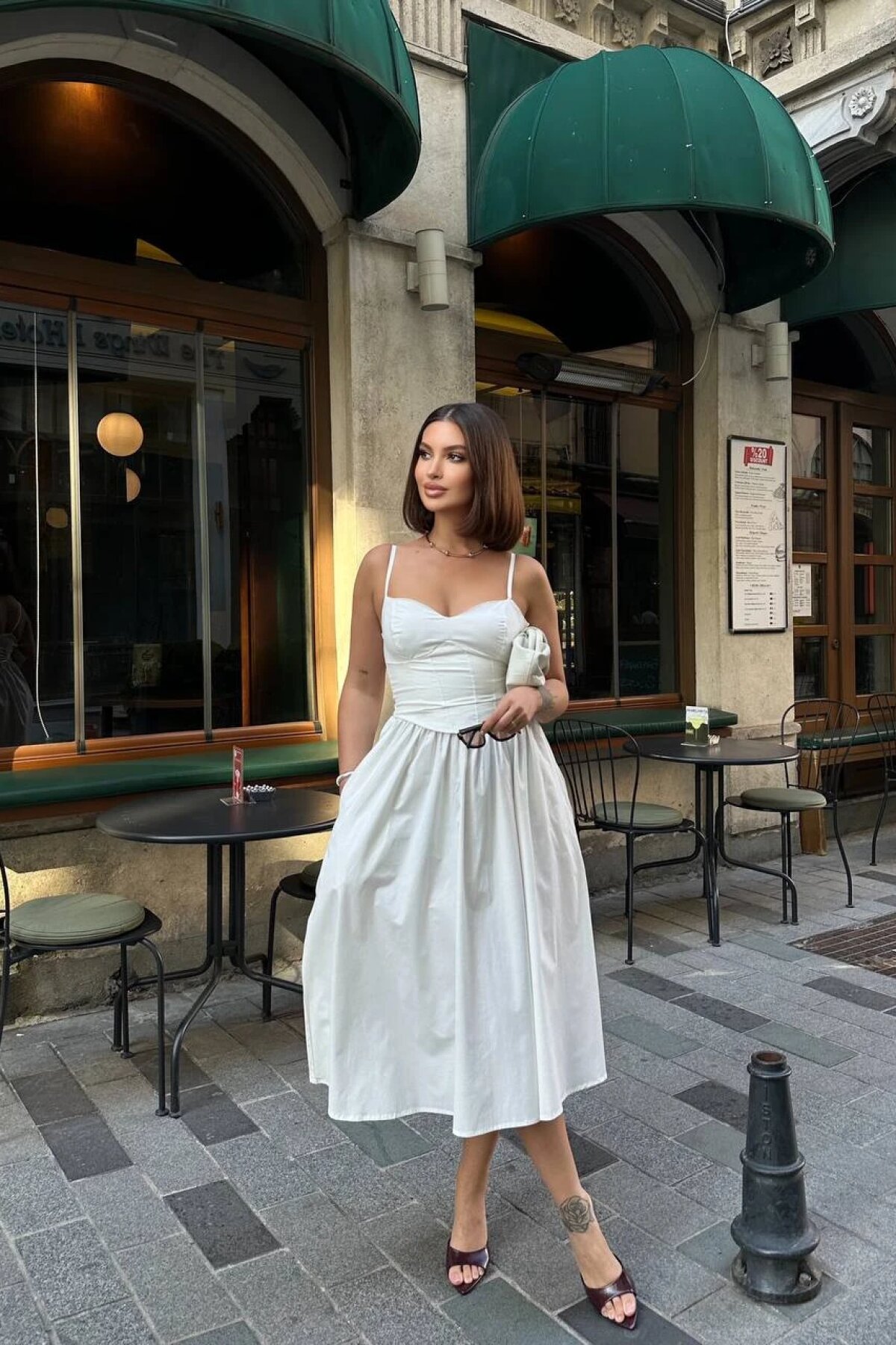 Beyaz Midi Askılı Linor Gipe Detay Elbise - Luvita Co