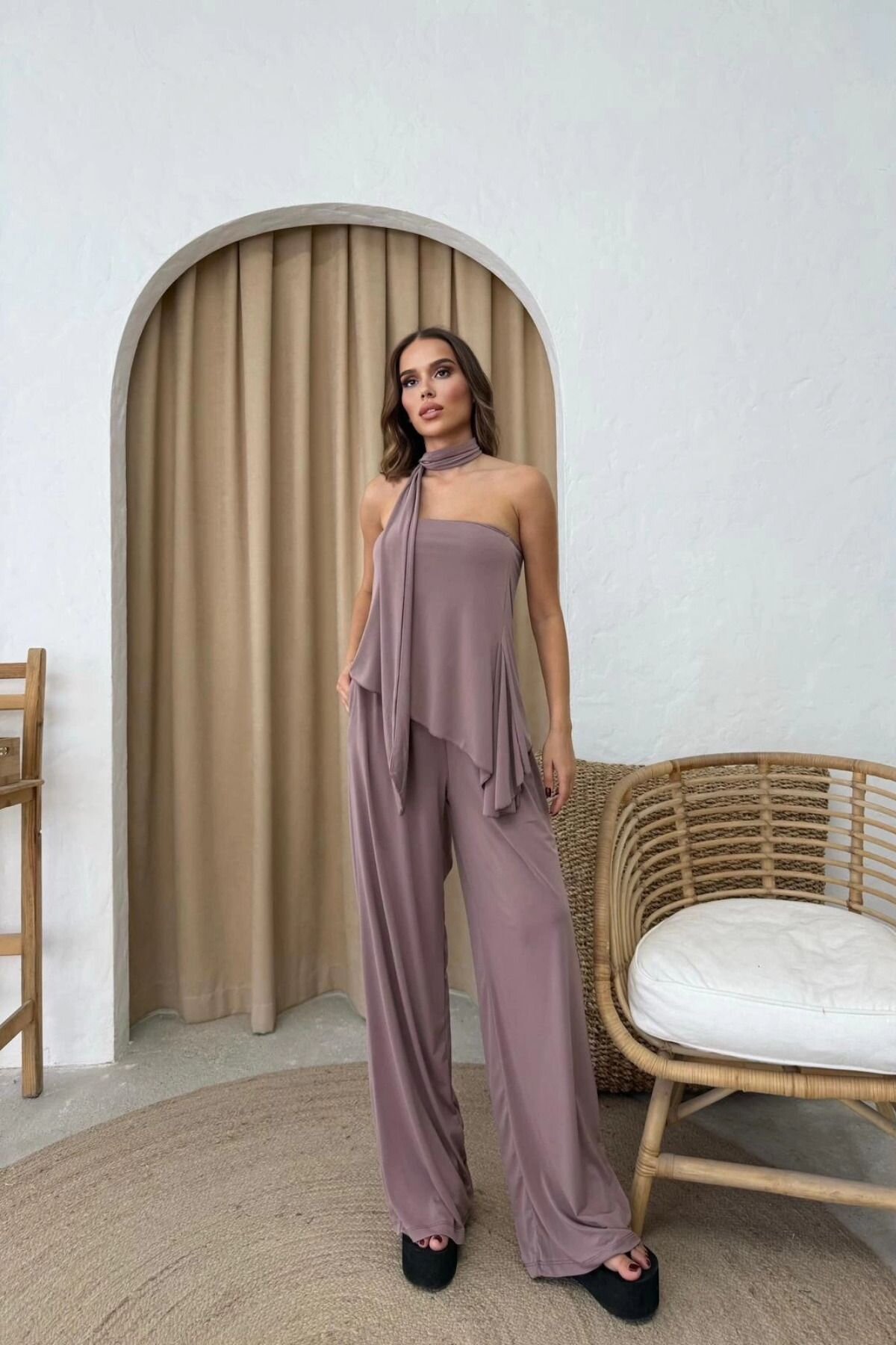 Gül Kurusu Straplez Asimetrik Bluz Ve Pantolon Fularlı İkili Takım - MOZENA
