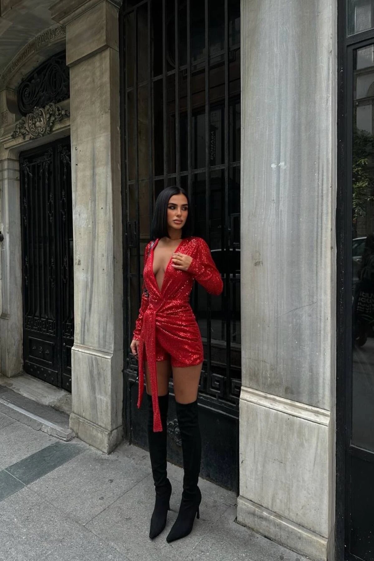Kırmızı Mini Zeyna Şort Model Kuşaklı Payet Abiye Elbise - Luvita Co