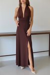 Acı Kahve Uzun Sırt Dekolteli Boyundan Bağlamalı Yırtmaçlı Elbise